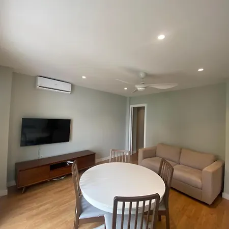 Deluxe Central Dolores De Nuestra Sra Seville
